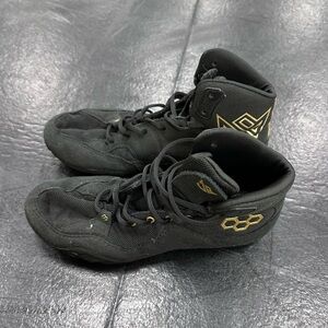 Wrestling shoes- JB1-ALLISEEISGOLD